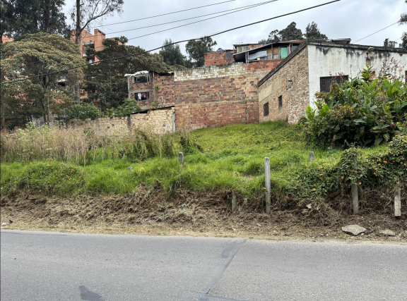Casa Blanca Lote 4 Carrera 76 # 150–07 Cód 94511