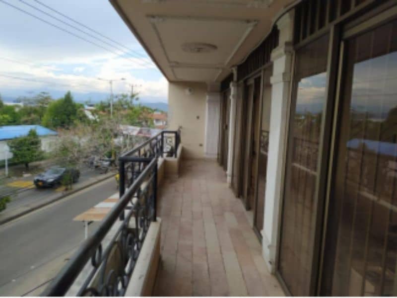 Edificio Serrato calle 8 # 27-45, 27–49 y 27–53 Cód 389040